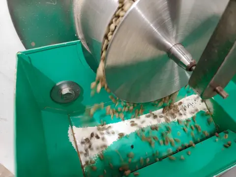 脱壳机